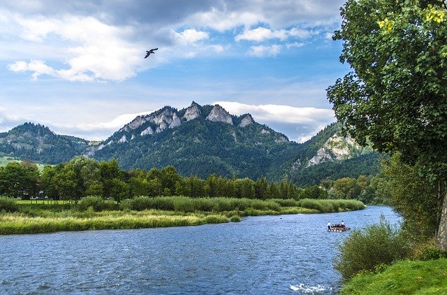 Visit the Dunajec River when backpacking Slovakia
