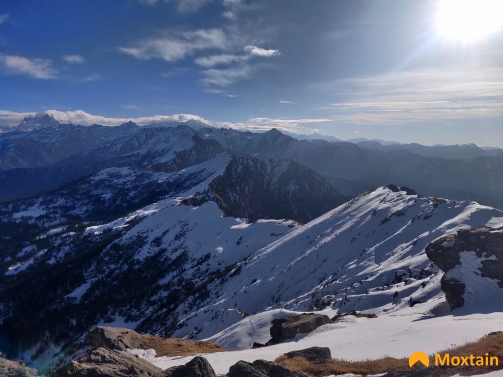 Take in panoramic Himlayan views on the Kedarkantha Summit trek