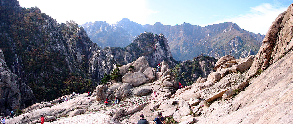 Exploring the summit of Gwongeumseong Fortress Trail in Seoraksan National Park