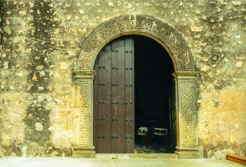 Colonial architecture in Valladolid at the Iglesia de San Servacio