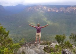 How to earn money while backpacking Australia