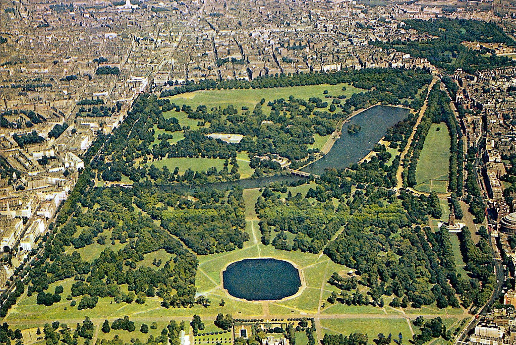 The sprawling Hyde Park and Kensington Gardens