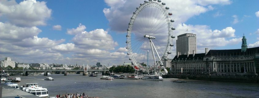 Discover London with a cruise on the Thames River